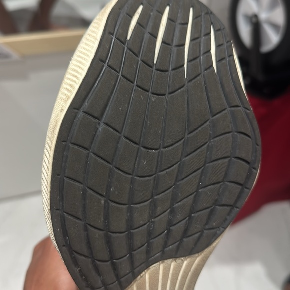 Men Zoom vaporfly, few times used side 11 excelent condition  to run & have fun - Picture 2 of 7